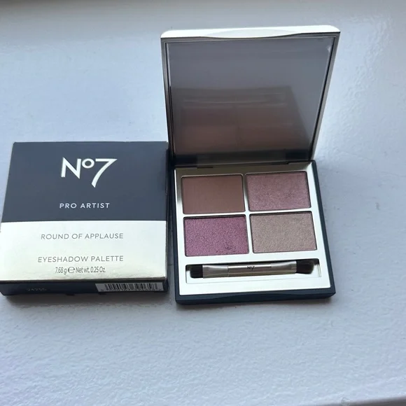 Pro Artist Round of Applause Eyeshadow Palette - Picture 1 of 6